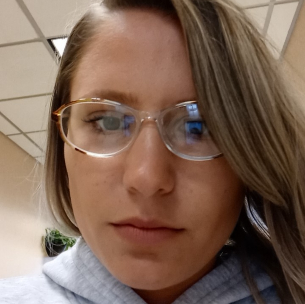 Meet your Posher, Kayla